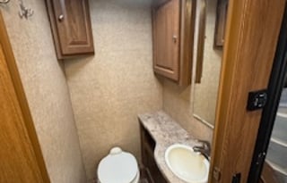 2016 Coachmen RV Leprechaun 319DS Ford 450