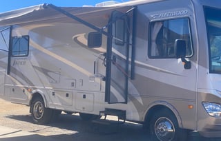 2015 Fleetwood RV Storm 30L