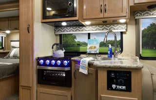 2020 Thor Motor Coach Day Break  26db