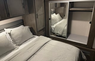 2022 Coachmen RV Leprechaun Premier 319MB Ford 450