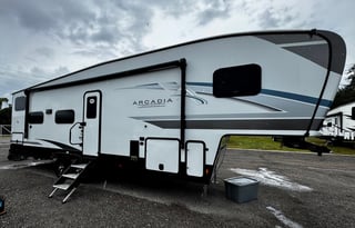 Hollow - 2025 Keystone Arcadia Select 27SBH