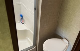 Conrad’s kid & pet friendly fifth wheel