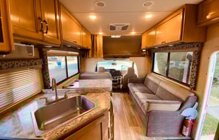 Arie's 2019 Thor Four Winds 29 foot C class