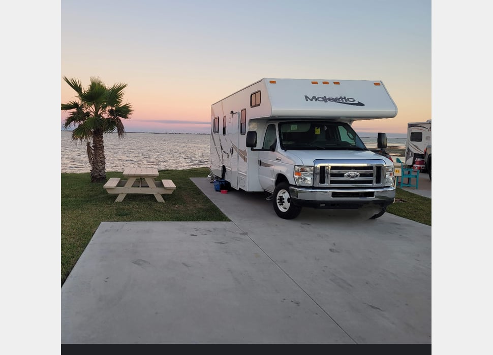 Class C Motor Home rentals in Miami