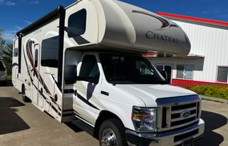 2016 Thor Motor Coach Chateau 31E Bunkhouse