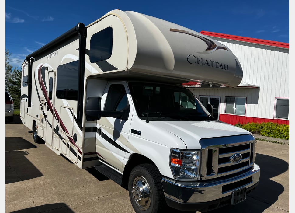 Class C Motor Home rentals in Sioux Falls