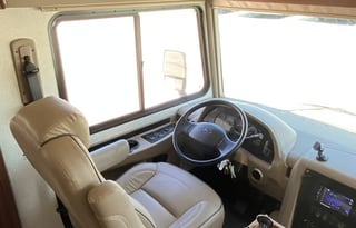 33-Georgetown GT3 LUXURY CLASS A 6 SLEEPER CLASS A