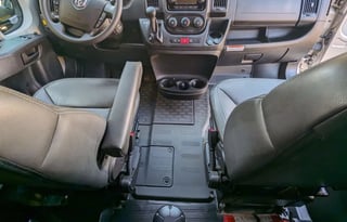 Roadtrek Zion lithium batteries & option Starlink