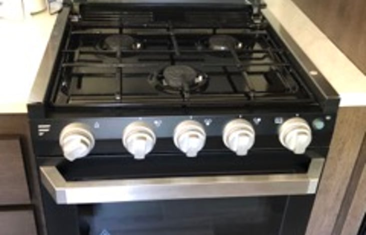 Gas stove and oven