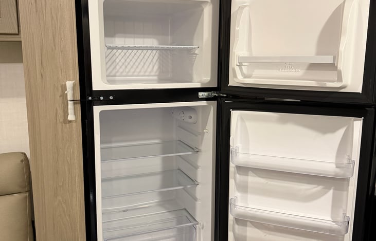 Separate Fridge and Freezer - Runs off Battery