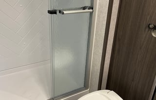 2021 Kodiak Ultra-Lite 332BHSL Huge Bunkhouse