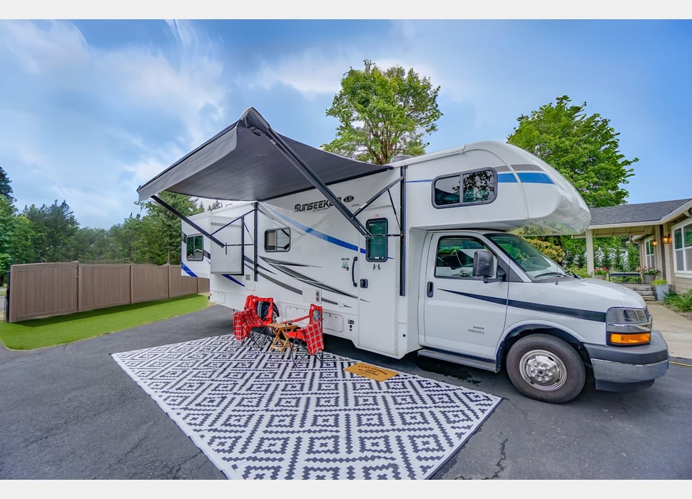Class C Motor Home rentals in Vancouver