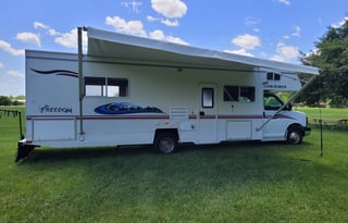 2004 Coachmen Cousin Eddys Made in the Shade