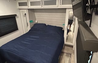 Pet Friendly Local Delivery 2 Bedroom Fifth Wheel