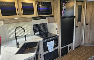 Gidds' Family Friendly Alpha Wolf Camper
