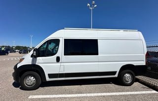 2023 Vast Overland **OFF GRID** SEATS/SLEEPS 4