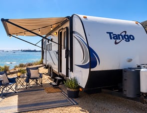 Pacific Coachworks Tango 23UL Ultra Lite