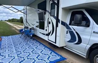 Spacious Family RV Getaway! Sleeps 9!
