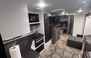 Time Off...2024 Venture RV Stratus Sport SR289VBHS