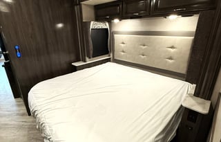 2020 Fleetwood Bounder 35K