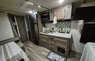 2022GulfStream26ftBH Sleeps 4, Kid&Pet Friendly