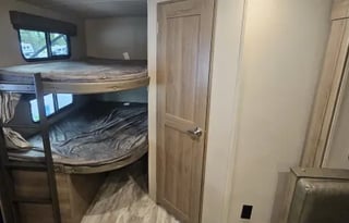 The Willow Grove Retreat • TT-6G