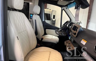 2024 Midwest Automotive Designs Daycruiser D6