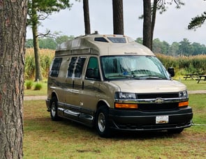 Roadtrek Roadtrek 190-Versatile
