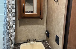 2016 Jayco Jay Feather Hybrid, Sleeps 5-6