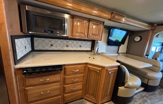 2016 Thor Motor Coach Palazzo 33.2