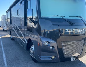 Winnebago Sunstar LX 35F