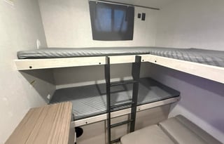 Say hello to "Victory"! Our 24 Zinger 290KB!