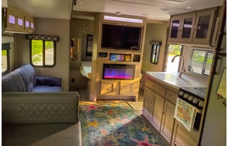 2020 Sleep 9/Coachmen Freedom Exp ULTRA Lte