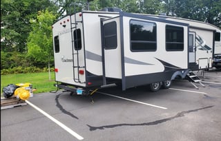 WHY CAMP, WHEN YOU CAN GLAMP?!