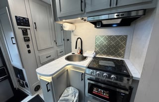 2025 28ft Coachmen 26DS - Sleeps 6