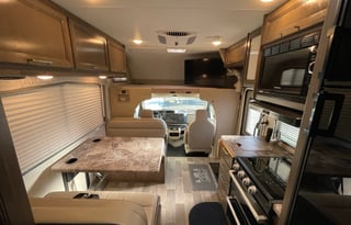 DESERT ROSE | Easy-to-Drive Class C | Sleeps 5