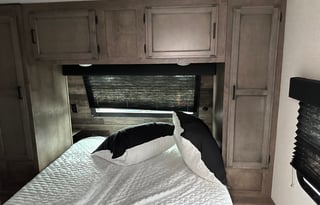 3-QUEEN BED 2023 SportTrek ST291VTQ