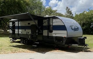 Experience the epitome of modern camping luxury!