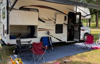 2013 Coachmen RV Freelander 21QB Chevy 4500