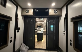 2023 Fifth Wheel RiverStone 45BATH DELIVERY ONLY