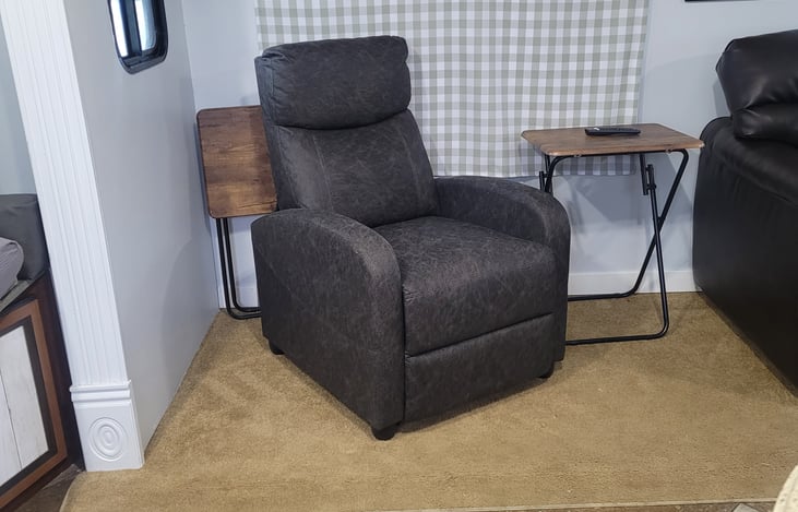recliner with folding tables