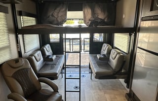 2022 Grand Design Momentum G-Class 25G