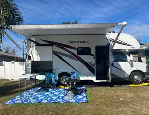 Thor Motor Coach Quantum SE SE22