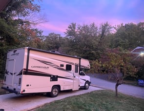 Coachmen RV Leprechaun 220XG Chevy 3500