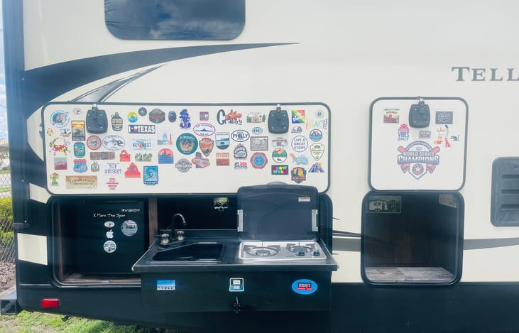 2 burner stove. Also free of charge is our Blackstone Grill, that can go on supplied table or on top of outdoor sink counter.