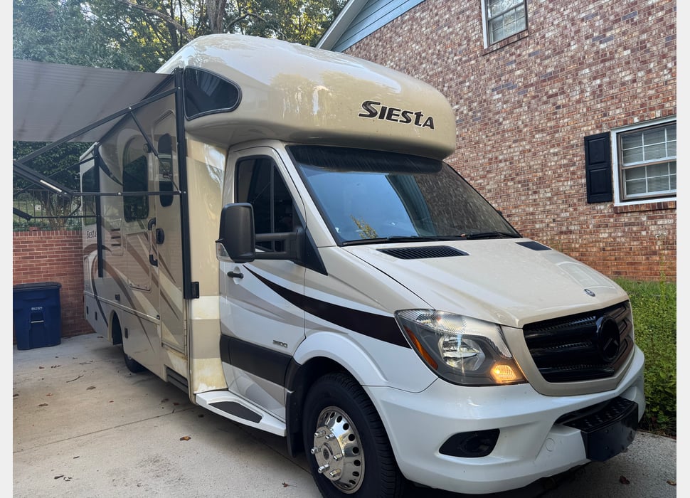 Class C Motor Home rentals in Clemmons