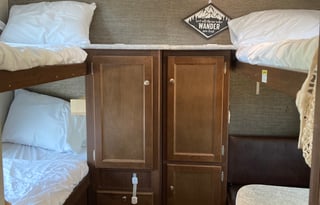 Great for families- 7 beds, 1 master bed