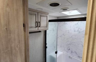 Grand Large Family Getaway/3TVs & 1 1/2 Bath