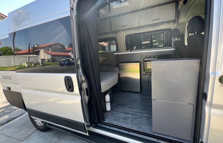 NICELY DONE ENTRANCE AND TABLE AT RIGHT HAND SIDE