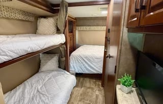 Forest River Sunseeker ***Bunks*** (BRFL 1873)